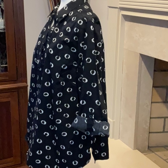 Chico's Black and White Circular Print Blouse. 100% Cotton. - Picture 2 of 8